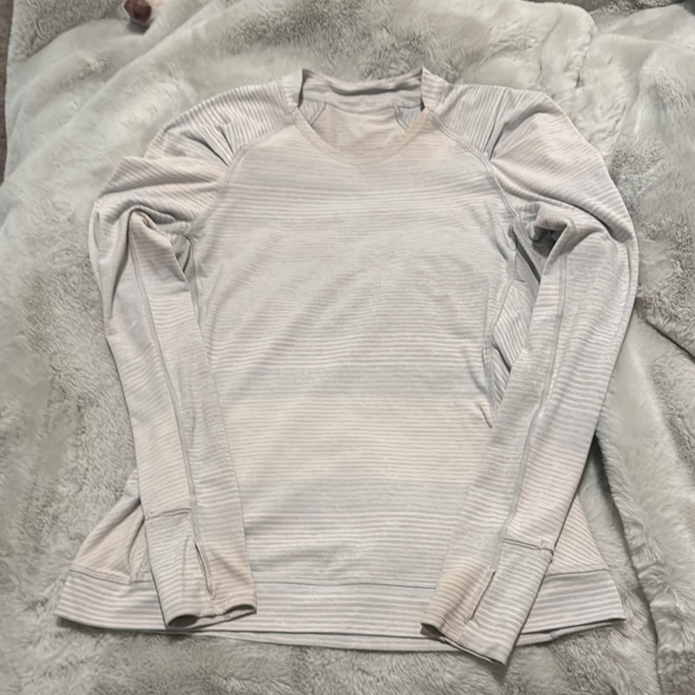 Lululemon Athletica Pastel Fitted Puff Sleeve Crew Neck Sweatshirt